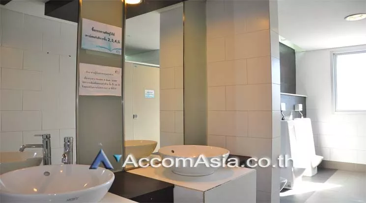 17  Office Space For Rent in Silom ,Bangkok BTS Surasak at Double A tower AA10632